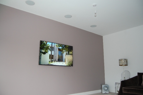 Wall-mounted-TV
